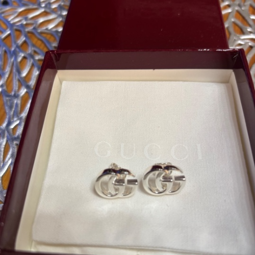 GUCCIダブルGスタッズピアス