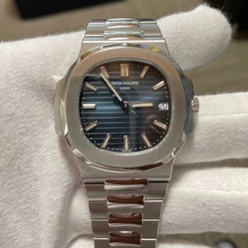 パテックフィリップ ノーチラス 5711/1a/01