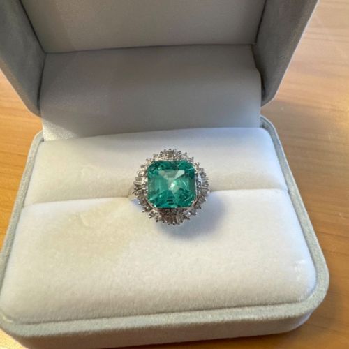 プラチナエメラルドリング