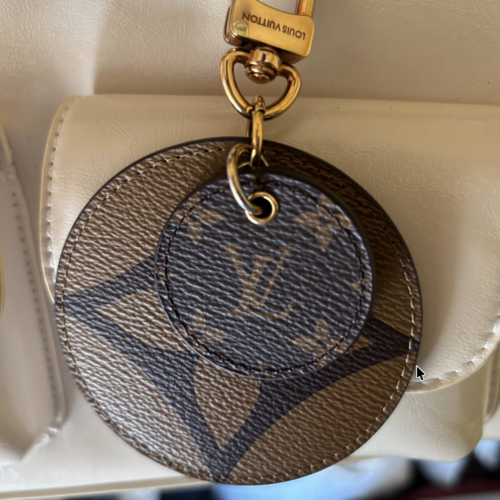 コーチ シグネチャー 2つ折り財布（Coach）