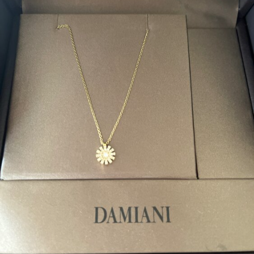 ダミアーニマルゲリータネックレス