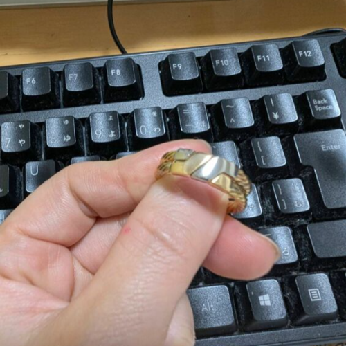 金とプラチナのリング