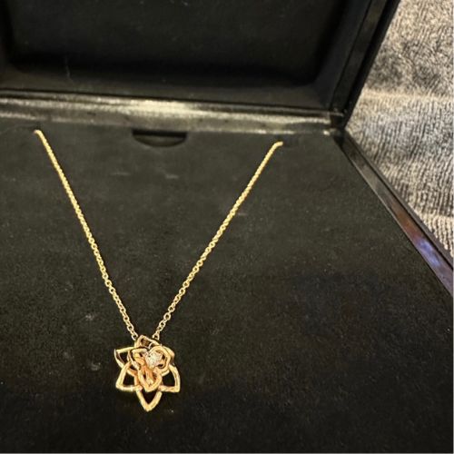 ピアジェ　ローズ　ネックレス