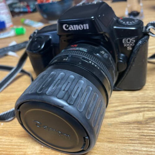 Canon EOS1000s