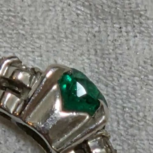 エメラルドダイヤモンドリング