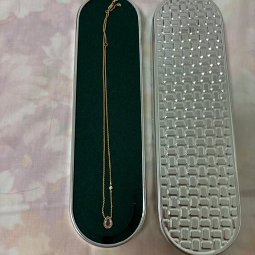 ブシュロンネックレス