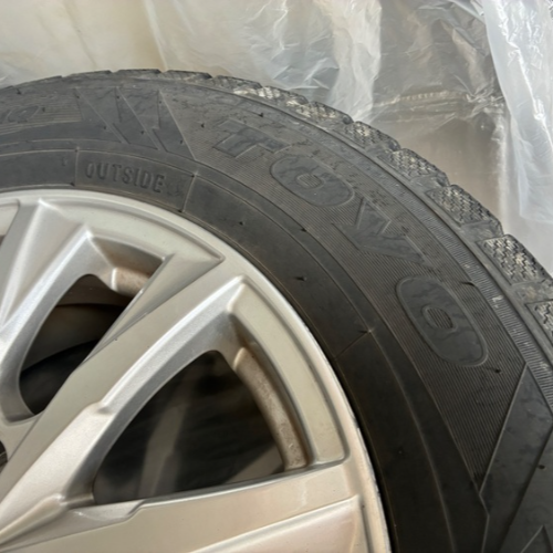 スタットレスタイヤ　ホイール付き