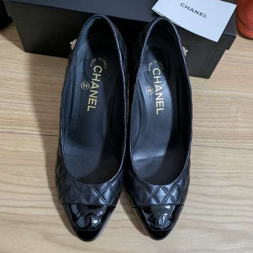 シャネルのハイヒール
