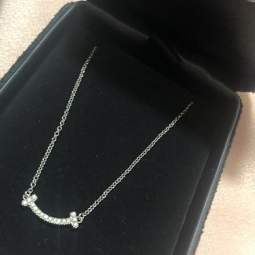 Tiffany Tスマイル ネックレス ホワイトゴールド 18K