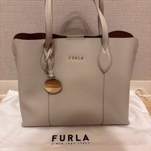 フルラ トートバッグ