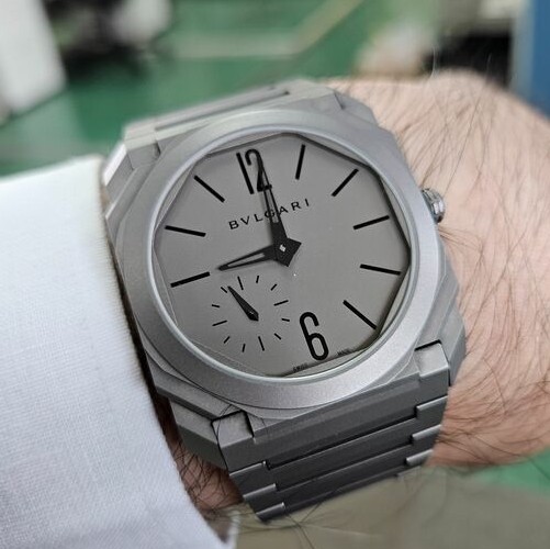 ブルガリ オクト BGO40C14TTXTAUTO