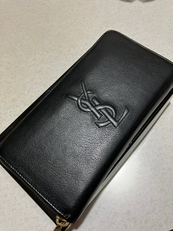 イブサンローランラウンドファスナー財布