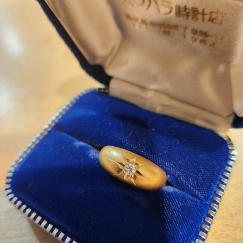 ダイヤのついた指輪