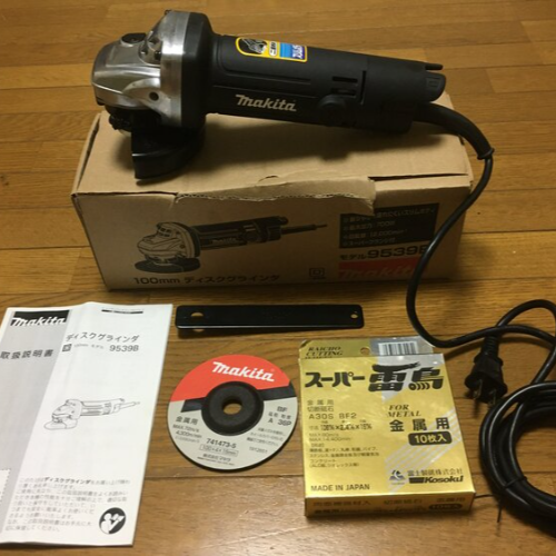 makita　100㎜ディスクグラインダー　モデル9539B 100v〜7A