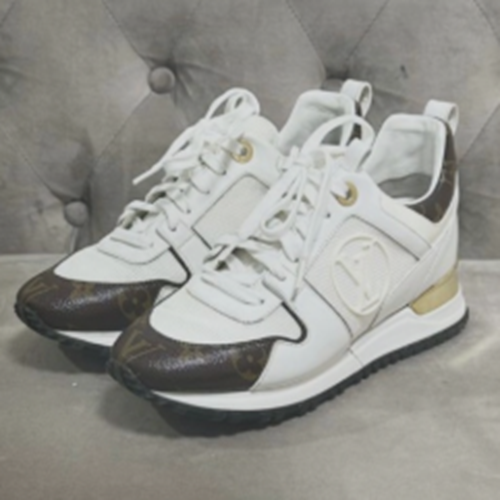 ランナウェイスニーカー