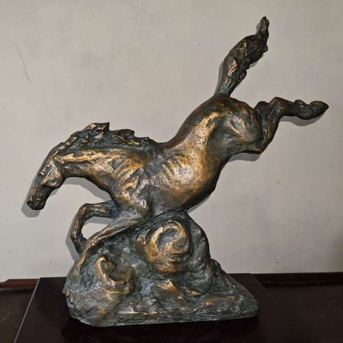 北村西望作　午ブロンズ像『躍進』（西望刻印入）