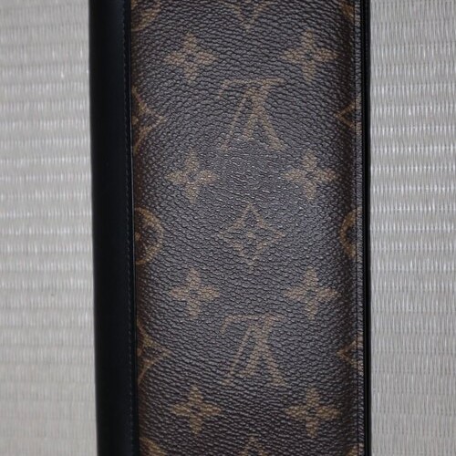 ポルトフォイユ・ブラザ