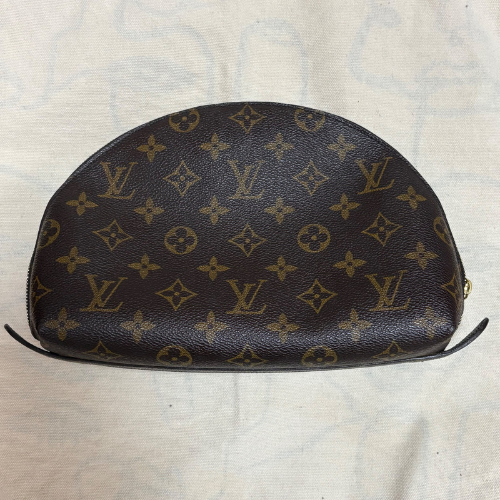 LOUIS VUITTONトゥルースドゥミロンドモノグラムキャンバス