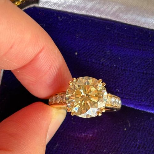 ダイヤモンドの指輪