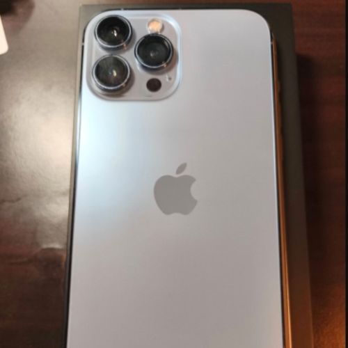 iPhone 13 Pro Max 256GB au