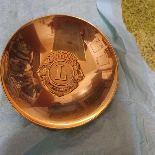 金メッキの金杯