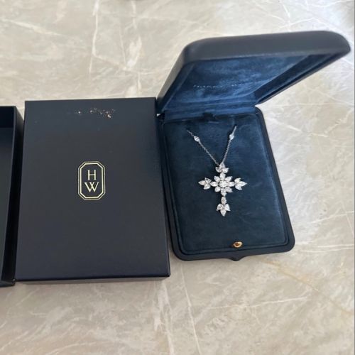 シンボルズバイハリーウィンストンマーキースクロスペンダント3.8ct