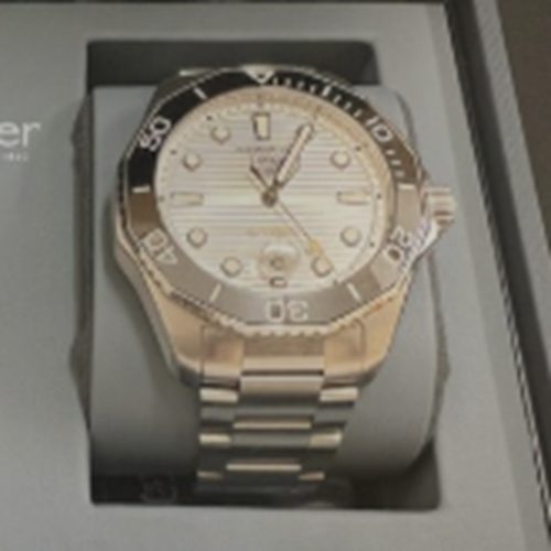 タグホイヤー アクアレーサー WBP201C.BRE778