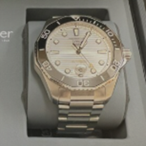 タグホイヤー アクアレーサー WBP201C.BRE778