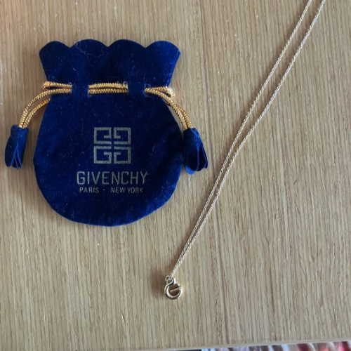 ジバンシー　ネックレス