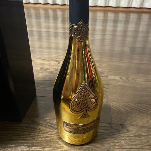 シャンパン アルマン・ド・ブリニャック