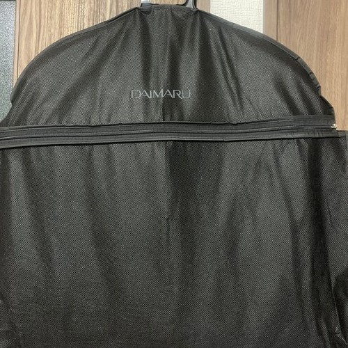 新品スーツ上下