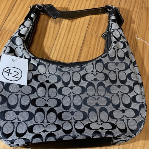 コーチ　バッグ　42番