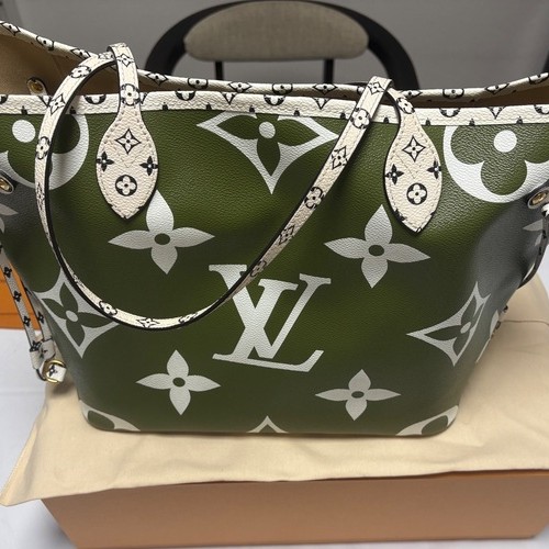 ルイヴィトン トートバッグ ネヴァーフル MM ジャイアント モノグラム カーキ