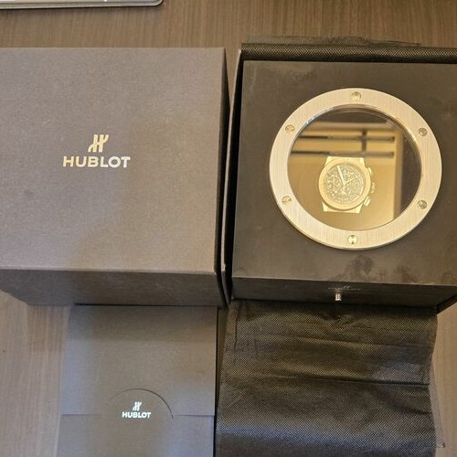 ウブロ クラシックフュージョン 525.NX.0170.L