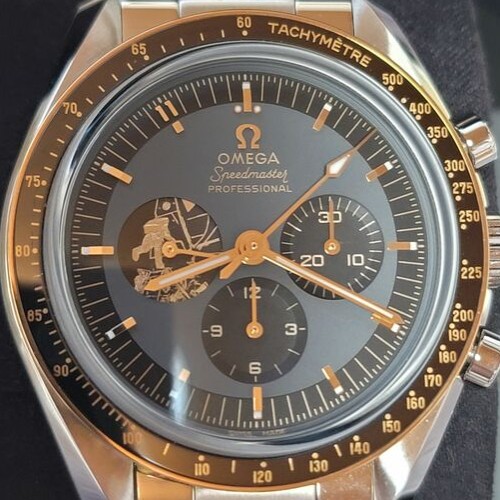 アポロ11号 50周年記﻿念 Speedmaste﻿r 記念モデ﻿ル 42 mm