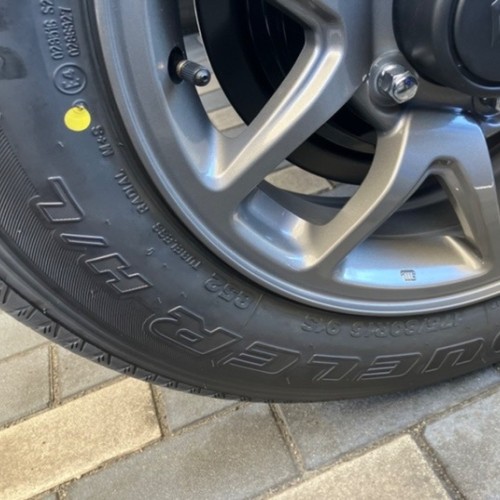 納車タイヤ 175/80/16