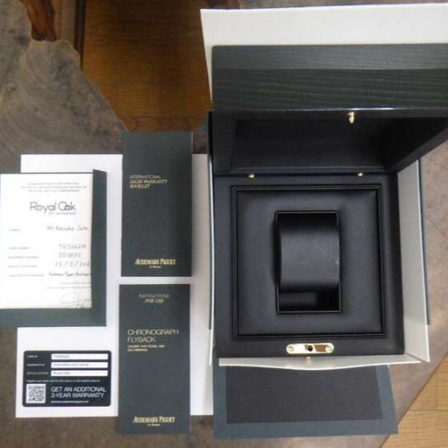 クロノグラフ50周年記念ブラック文字盤