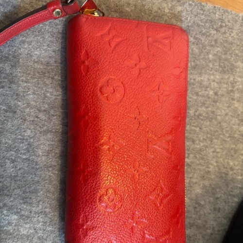 ルイヴィトン アンプラント　ジッピーウォレット