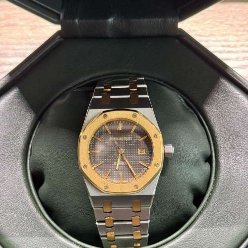 オーデマピゲ ロイヤルオーク 2,550,000円