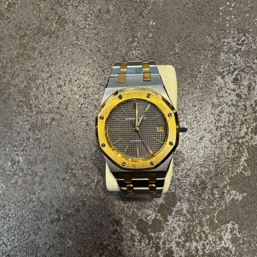 オーデマピゲ ロイヤルオーク 2,700,000円