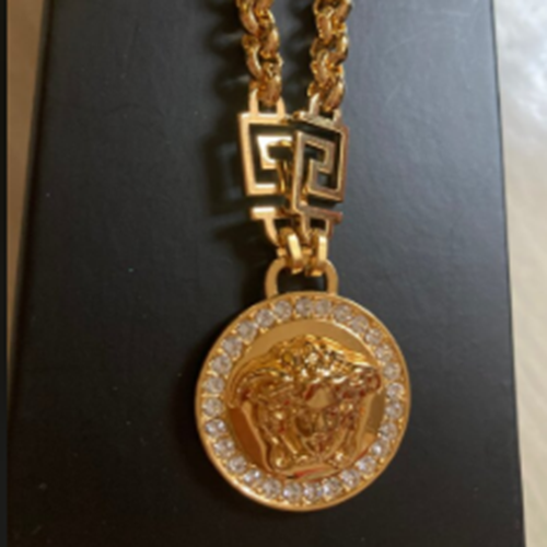 ヴェルサーチェ　アイコンメデューサネックレス