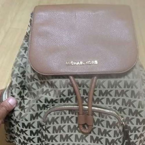 マイケルコースモノグラムリュック