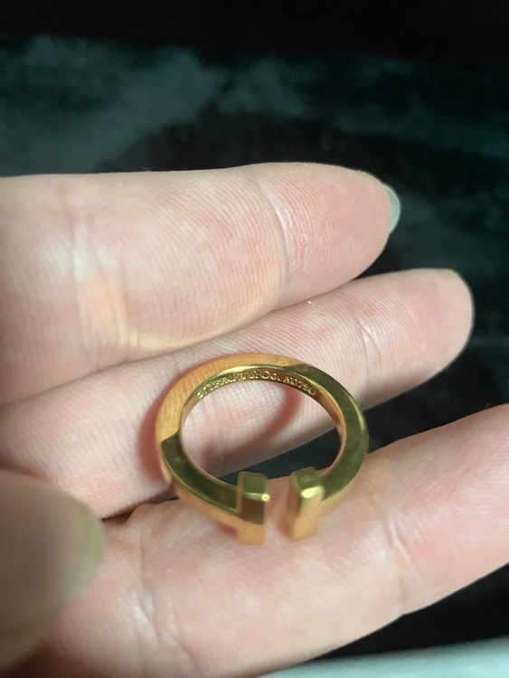 ティファニー スクエアリング イエローゴールド