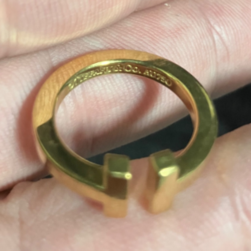 ティファニー スクエアリング イエローゴールド