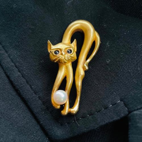 猫のブローチ純金