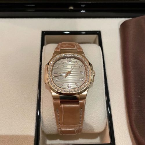 パテックフィリップ ノーチラス 7010r-01