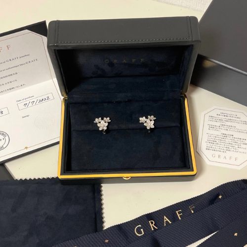 GRAFFワイルドフラワーダイヤモンドクラスタースタッドイヤリング