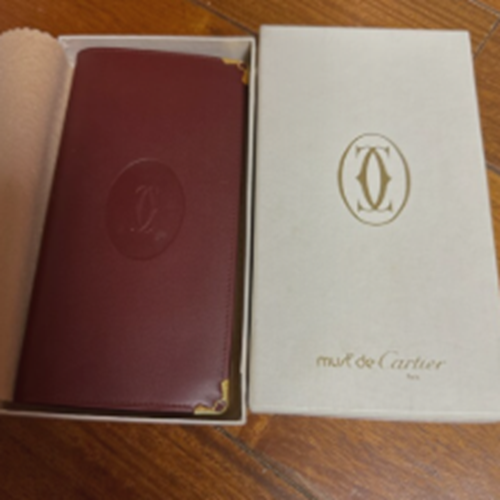 カルティエ 長財布