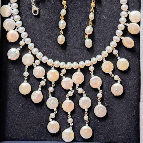 ヴァンドームブティック　淡水パールネックレとピアス'