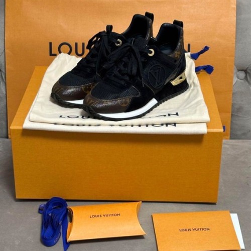 ランナーウェイスニーカー